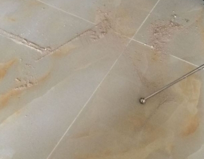 赛罕瓷砖空鼓维修公司分享粘合剂选择不当在瓷砖铺贴过程中可能导致以下问题